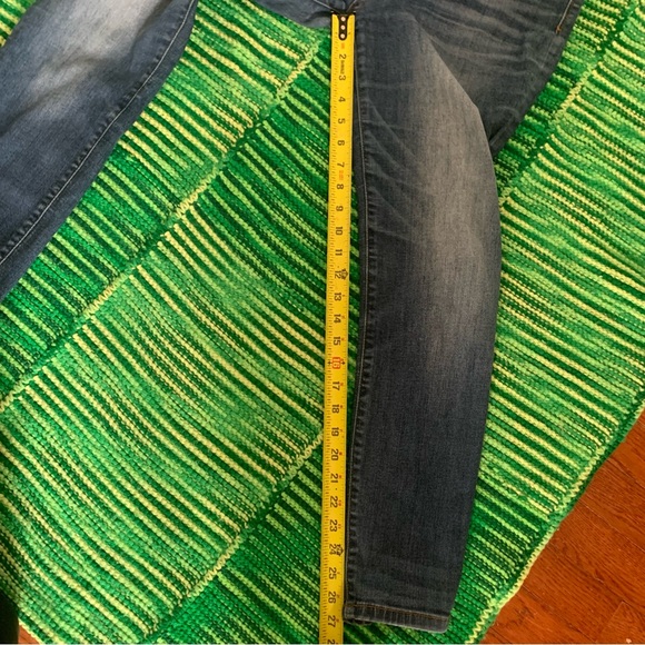 Judy Blue Jeans Relaxed Fit Tag Says 15/32 Measures 34” Waist/26” Inseam - Picture 10 of 13